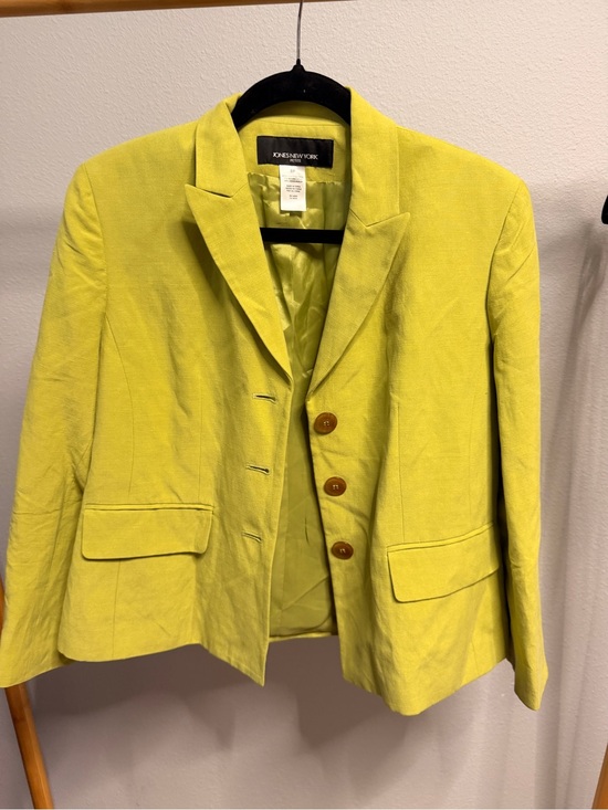 Jones New York Jackets & Blazers - Jones New York Bright Yellow-Green Women's Single-Breasted Blazer